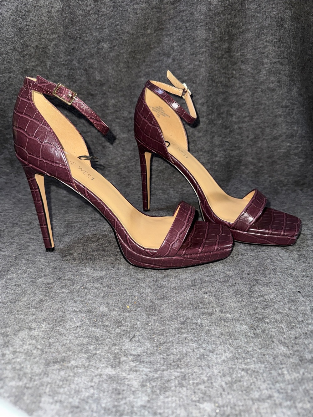 Nine West Burgundy Croc-Embossed Ankle Strap Stiletto Heels NWOT 8.5